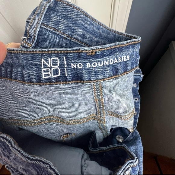 No Boundaries Juniors Size 17 Blue Wash Distressed Button Fly Denim Jeans 14 - Picture 7 of 13